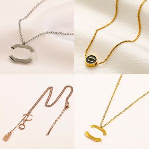Högkvalitativ designer halsband choker länk kedja märke brev hänge kvinnor guldpläterad kristall pärla rostfritt stål smycken tillbehör bröllop gåva