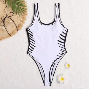 Summer Womenwearwarwarwear etter line branca pintada de mão padrão de uma peça feminino de três pontos de renda sexy na praia biquíni da ilha da praia