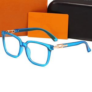 Occhiali da sole firmati per uomo Donna Outdoor Fashion Luxury Pc Frame Occhiali da sole Occhiali da sole classici di alta qualità Accessori per occhiali con scatola 5 colori