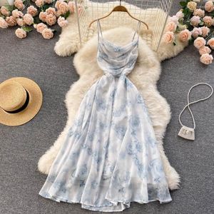 Casual Dresses 2023 Summer Super Fairy First Love Waist Thin Holiday Beach Skirt Women's Gentle Chic Style Fragmented Flower Sling Dress