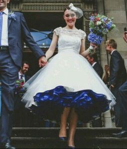 Vintage Teelanges Brautkleid in Weiß und Königsblau, klassisches Tüll-Brautkleid mit kurzen Ärmeln, Spitzenapplikationen, Bateau-Ausschnitt, Braut, formelle Kleidung, Garden Civil Vestido 2024