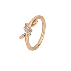 Designer gegen Gold High Edition New Knot Ring for Women Brand Plattierung 18k Rose Twisted Seil mit elegantem Gefühl 06oc