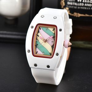 2023 FLORES femininas Designer de esqueleto totalmente automático, namorando Women's Watch Fashion Fashion Rubber Rubber Silicone Movement Relógio Casual Watch