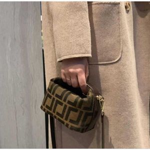 Borsa da sera di design Borse a tracolla di lusso di moda online Valigie borsa superiore Ascella Borse da donna a mano vintage originali