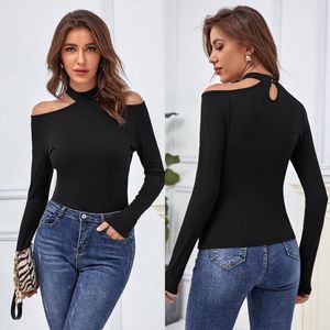 T-shirts pour femmes Sexy Sloping Shoulder Black Off-The-Shoulder Top 2023 Spring Leaking Clavicle Bottoming Shirt Femmes T-shirt à manches longues