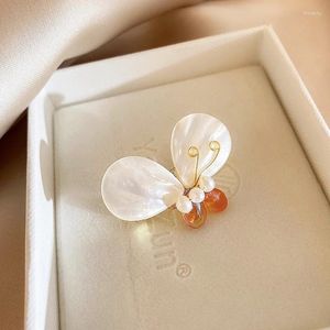 Spille Shimk Donne eleganti Perle Farfalla Conchiglia Spilli Moda Design raffinato Farfalle classiche Distintivi Accessori per la signora