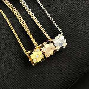 Colares de pingente de favo de mel feminino processo cnc hexagonal 18k rosa ouro simples o mesmo que em casa