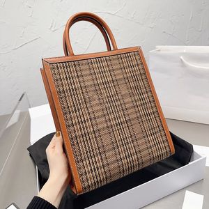 Celina Kadın Tasarımcı Straw Bags Artwork Sıradan Tote Hafif Hafta Sonu Çantalar Ayarlanabilir Omuz Kayışı Çantası