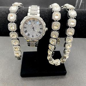 Нарученные часы 3pcs Iced Out Watches for Women Gold Watch Heavy Big Chains Bracelet Ожерелье Кокер Бланг Ювелирные украшения Quartz Reloj