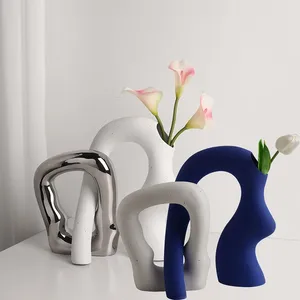 Vasi a forma speciale a contrasto di colore Set di due pezzi Vaso in ceramica Arte moderna creativa Disposizione dei fiori Decorazione della casa Ornamenti