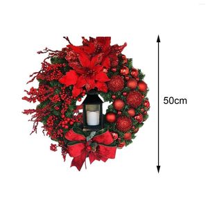 Flores decorativas grinaldas com ornamentos de bola de arco de bagas vermelhas para férias de inverno