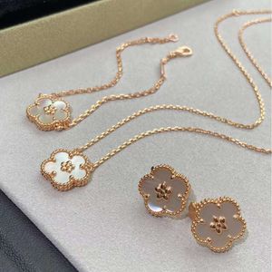 Designer Earrings 4/four Leaf Clover Charm High Edition Plum Blossom Necklace Bracelet Earstuds New Thick Plated K Rose Gold White Fritillaria Clavicle Chain