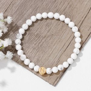 Strand 26 bokstäver a till z charm armband naturligt turkoises howlite sten pärla yoga energis stretch bangle smycken för kvinnor män