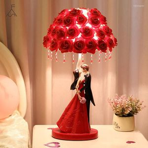Table Lamps Creative Romantic Wedding Resin Lovers Cloth Lamp For Bedroom Bedside Dinner Party Flower Desk Led Standing Light Fixture