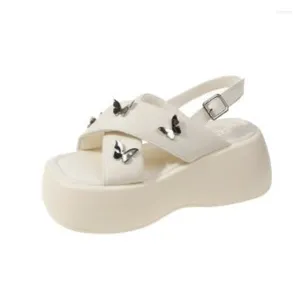 Sandals Square Head Butterfly tridimensional All Match Sold Soled Soled Soled Sponge Cake Beach Roman and Shoppers