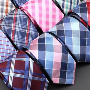 Bow Ties Casual 7cm Plaid för män Skinny Red Blue Tie Fashion Polyester Strip Slitte Business Slim Shirt Accessories Gift Cravate