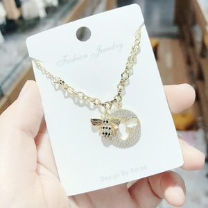 Catene Collana Cute Bee Ciondolo a scatto magnetico invisibile Moda Micro ornamento in zircone intarsiato