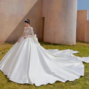 Moderne Satin-A-Linien-Hochzeitskleider 2023, Plissees, Übergröße, Garten, Land-Brautparty-Kleider, Robe De Soiree, herzförmiger Sweep-Zug, Braut-Bling-Pailletten-Hochzeitskleider