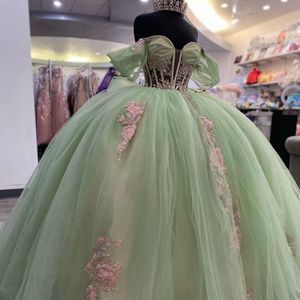 Sage verde querida fora do ombro apliques rendas contas varredura tull quinceanera vestido doce 16 vestidos de 15 anos vestido de baile