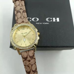Luksusowe zegarki dla kobiet designerskich diamentowych światła retro zegarek żeńska kobietę pasek z tyłu światła kwarcowe zegarki Wysokiej jakości prezenty dla kobiet z pudełkiem