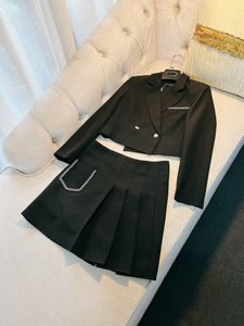 2024 Spring Black Rhinestone Conjuntos de vestidos de duas peças de manga longa Blazers com um botão único superior + Salia curta de cintura alta