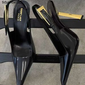 Black pointed high heels yality women's slim heels 2023 new style elegant and sophisticated patent leather sexy single shoes French sandals