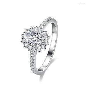 Anelli a grappolo QUKE Anello con fiore con diamante reale Moissanite 1CT Forma ovale Puro argento sterling S925 per le donne Gioielleria raffinata