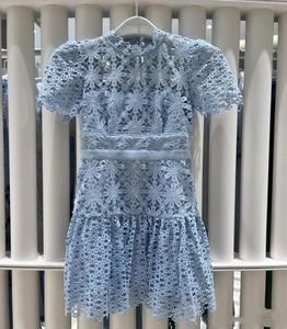 Runway Dresses 2023 European Designer Designad Sky Blue Snowflake Lace Cutout Dress2314313