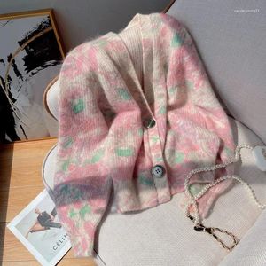 Kvinnors stickor 2023 Spring och Autumn Pink tröja Kvinnor Mjuk vaxartad lat vind Lossa all imitation Mohair Sell Sticked Cardigan Coat 424