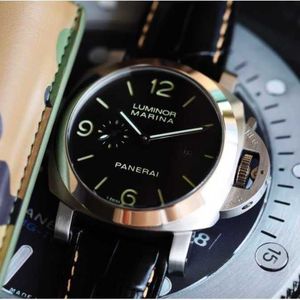 Designer Uhren Uhren für Herren mechanische automatische Bewegung Sapphire Mirror 44mm Cowhide Watchband Sport Armaturen 502i