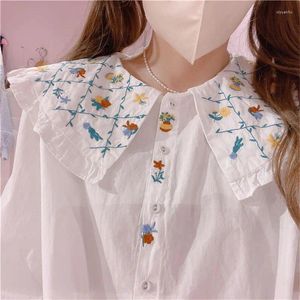 Blusas femininas gola boneca renda camisa bordada para mulher outono 2023 francês vintage manga comprida topos solto ajuste blusas estampadas
