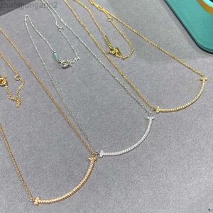 V79w Pendant Necklaces Designer Tiffanyco Fashion Necklace Womens Doubles t Highend Small Neckchain Lover Ins Collarbone Chain Light Luxury Smili