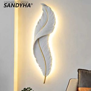 Vägglampor Sandyha Modern Creative White Feather Wall Lamp Iron Art LED Bracket Light For Bedroom Living Matsal Kafé Heminredning Q231127