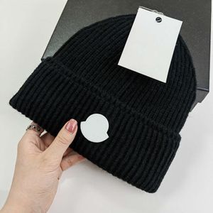 Tasarımcı Beanie Hat Fashion Mektubu Erkek ve Kadınlar Günlük Şapkalar Sonbahar ve Kış Yüksek kaliteli Yün Örme Kapak Kaşmir Kapaklar 19 Renk Yüksek Kalite