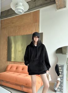 CELI1 NEW HODIE 2023 스웨트 셔츠 디자이너 까마귀 여자 고품질 톱 여성 디자이너 의류 디자이너 패션 캐주얼 한 느슨한 라운드 목 까마귀 크리스마스 날 선물