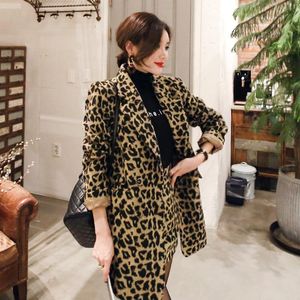 Suits 2021 Autumn and Winter New Women's Twopiece Fashion Temperament Agereducing Woolen Suit Jacket + Leopard Print kjol