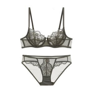 Ensembles de soutiens-gorge Europe Amérique Ensemble de lingerie grande taille Soutien-gorge sans doublure en dentelle avec nœud papillon Culotte florale ultra-fine à armatures Bralette sexy 230427