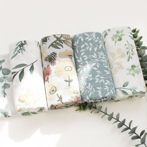 Filtar Swaddling Baby Born Wrap Eucalyptus Lämna tryckt Organisk bambu bomull Muslin Swaddle Bedding Cover Born 230426