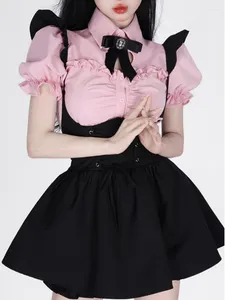 Arbetsklänningar sommarrosa söta kawaii 2 stycken set kvinnor svart koreansk stil kjol kostym kvinnlig 2023 elegant söt blus hängslen miniklänning