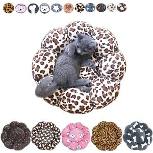 Mats New Pet Nest Round Flower Multishaped Cat Nest Warm Plush Cat Bed Soft And Comfortable Four Seasons Cat And Dog Universal Mat