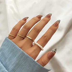 Band Rings VKME 4pcs Bohem Pearl Gold Renk Yüzükleri Kadınlar için Set Girl Fashion Boho Basit Yüzük Partisi 2021 Trend Takı Hediyesi AA230426