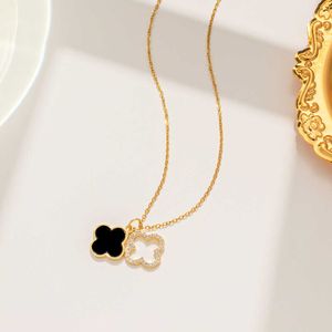 New Diamond Inlaid Clover Vans Cleef Necklace 여성 기질 소녀 고급 감각의 양면 쉘 밴 Cleefity 펜던트 쇄골 체인