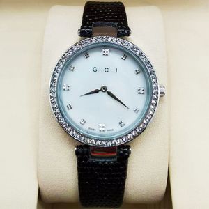 Hight Quality Brand Quartz Uhren G Ladies Modedesigner kleines Zifferblatt Casual Watch Lederband Armbanduhr für Frauen Tier Bienen Schlange Tiger Doraemon Cherry