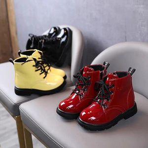 Botas 2023 sapatos de couro brilhante crianças moda crianças curto antiderrapante calçado outono aconchegante criança para meninas meninos g06274