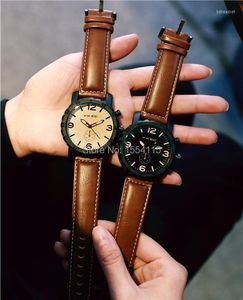 Relógios de pulso 50pcs /lote Vikec Leather Band Men Watches Sports Gift Watch Promotion