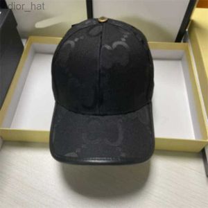 Designer letter leather label baseball cap fashion trend duck tongue caps luxury male and female stars sunshade hat brand temperament