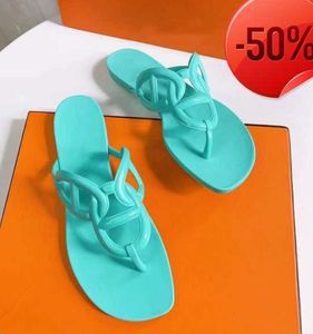 Slipper Egerie Sandal Woman Flat Sandals Flip Flop Designer Slides Chain Rubber Black Blue Beach Oran Sandal Fashion Outdoor Flip Flop NO Box TB