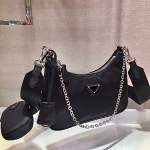 Luxus-Designer-Handtasche 5A Nylon Messenger Bag klassischer dreiteiliger Anzug Damen Unterarm-Schulter-Geldbörse Mode Retro Star Großhandel Totes Mode Clutch Bag 2416