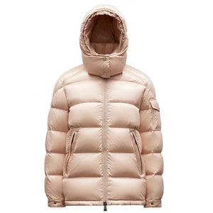 Klasyczna odznaka kieszonkowa Krótka damka kurtka zima na zewnątrz z kapturem puffer mody projektantka mody Down Jacket Casual Woman Strażnik rozmiar 00-3