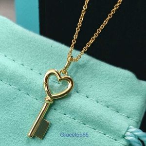 Tiffanyany Necklaces Necklace Classic S925 Love Key Hollow Heart Pendant Collar Chain Small Fashion Temperament Design Sense Couple Gift